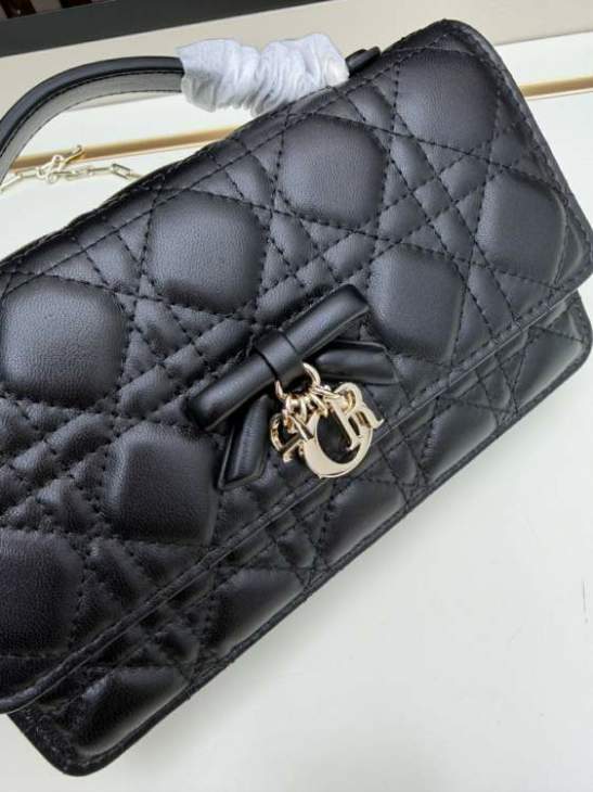 Picture of Dior Handbags _SKUfw239321804fw